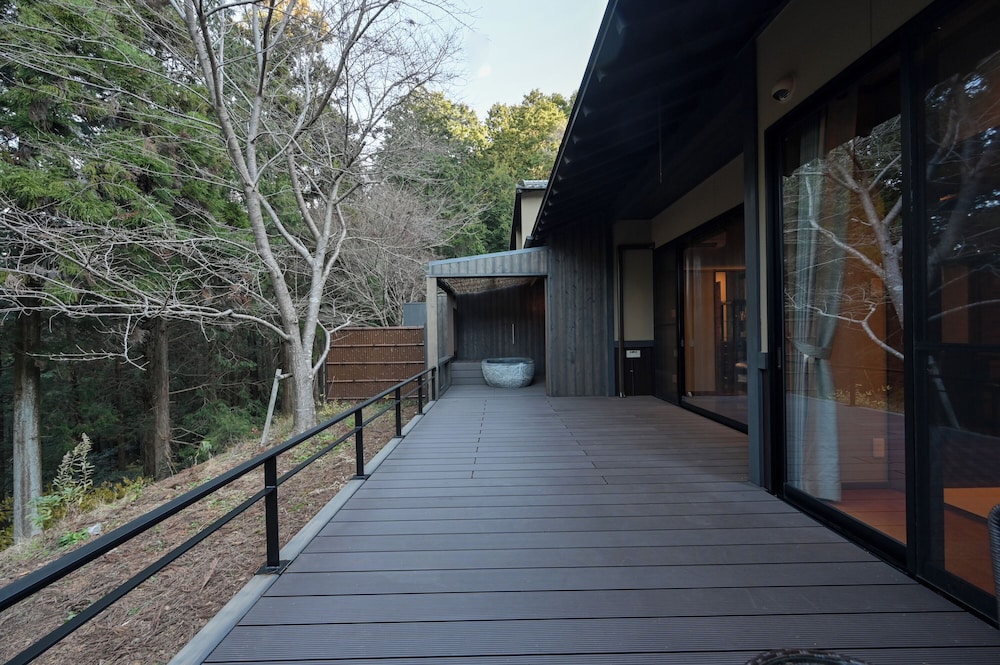 囲炉裏 和洋室　喫煙 バルコニー0 | 風の谷の庵