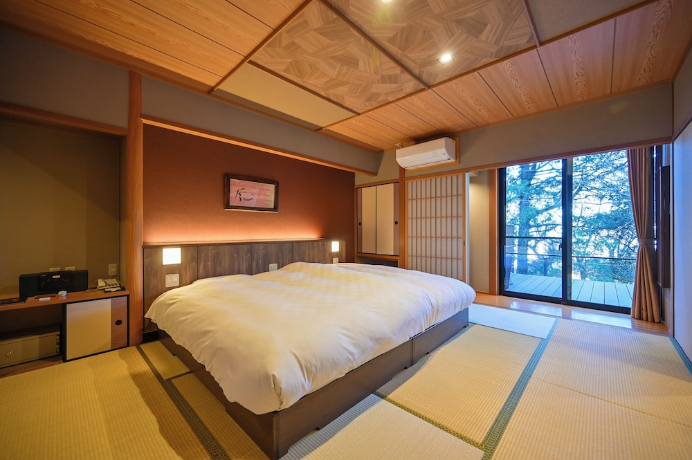 ダイニングルーム　禁煙 客室1 | 風の谷の庵