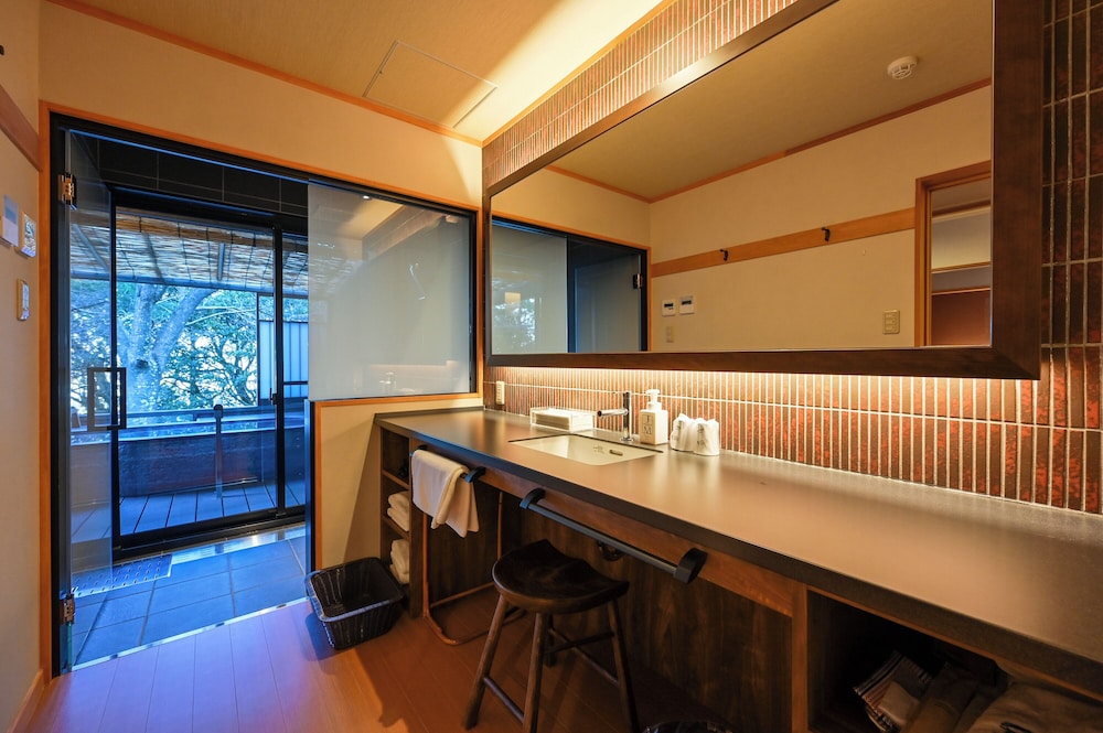 ダイニングルーム　禁煙 バスルーム1 | 風の谷の庵