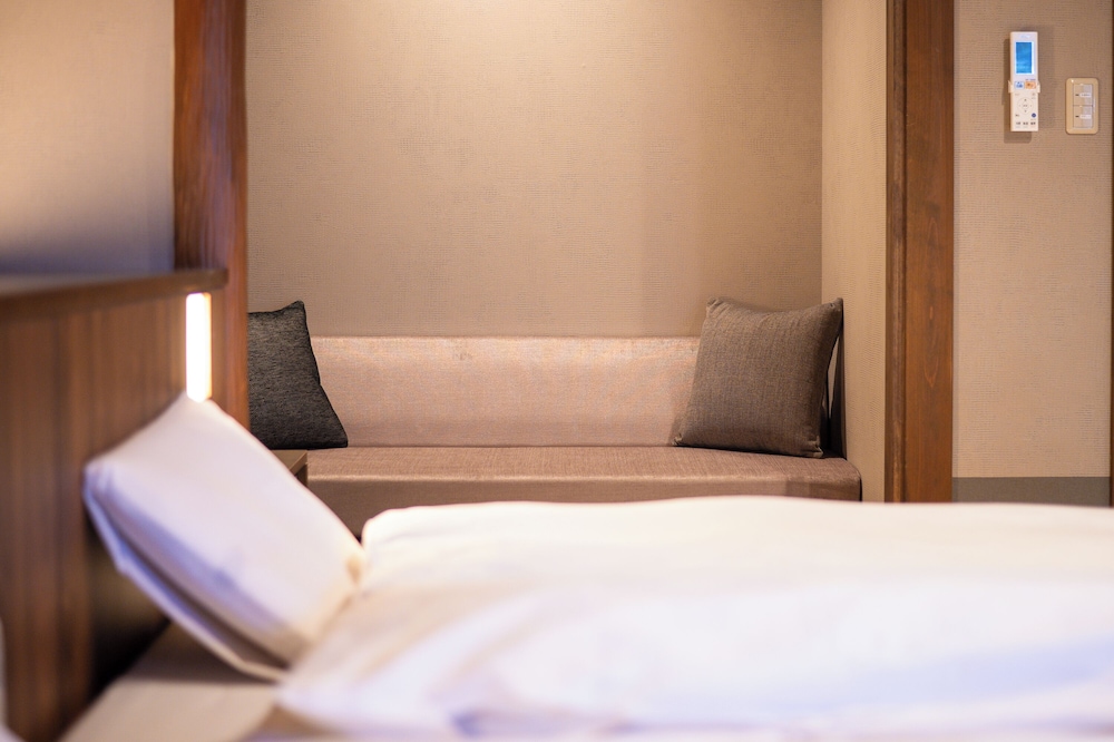 ダイニングルーム　喫煙 客室5 | 風の谷の庵