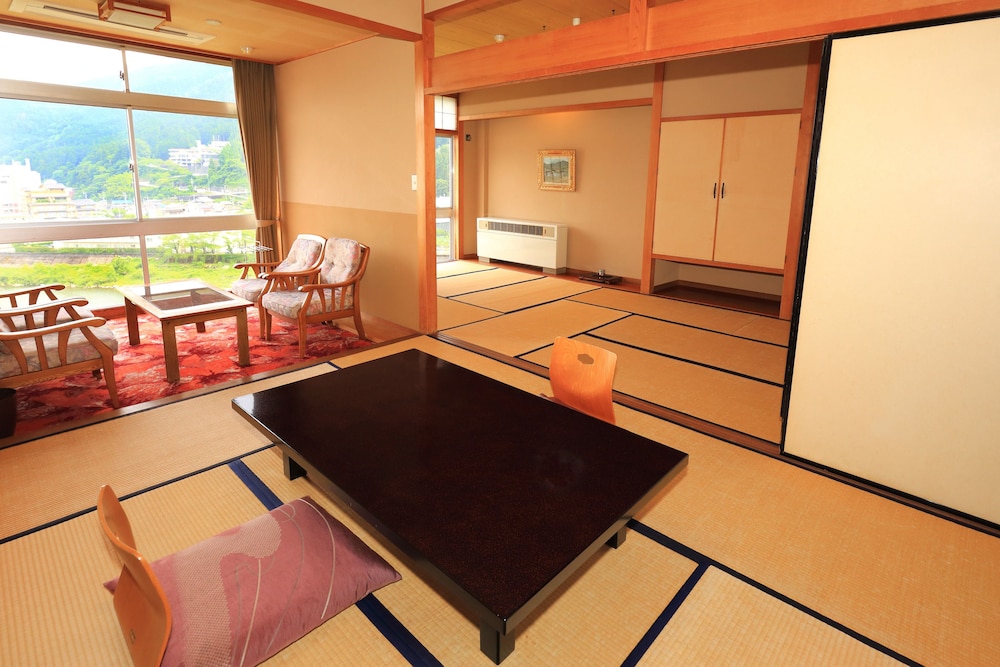 最上階和室 川側 | 下呂温泉 望川館