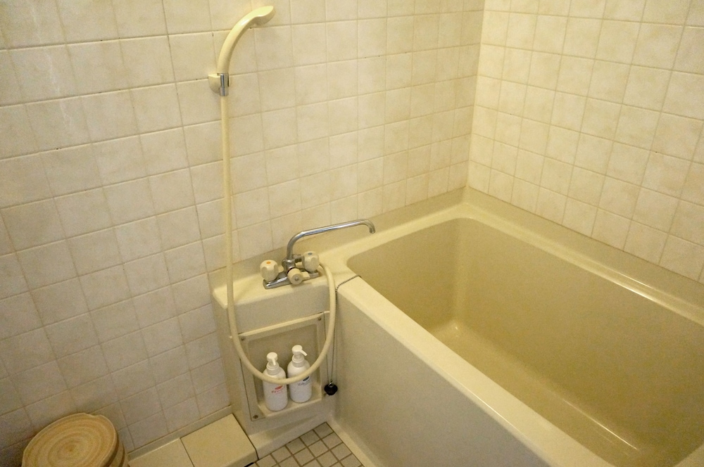 和室 8畳 山側 バスルーム0 | 下呂温泉 望川館