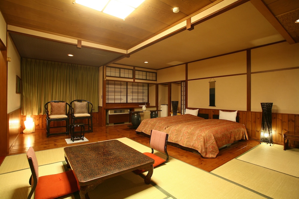 和洋室 山側 『六花選』 素泊まり 客室1 | 下呂温泉 望川館