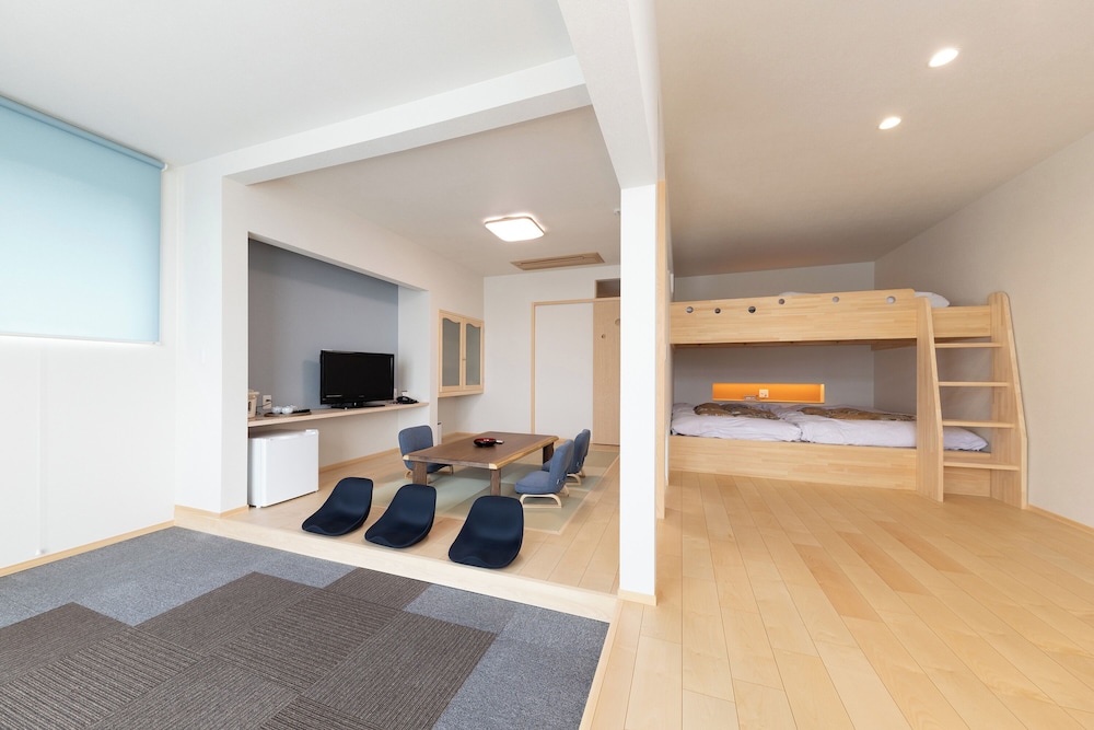 ロフトベッドルーム「湯ケ峰」 川側 素泊まり | 下呂温泉 望川館