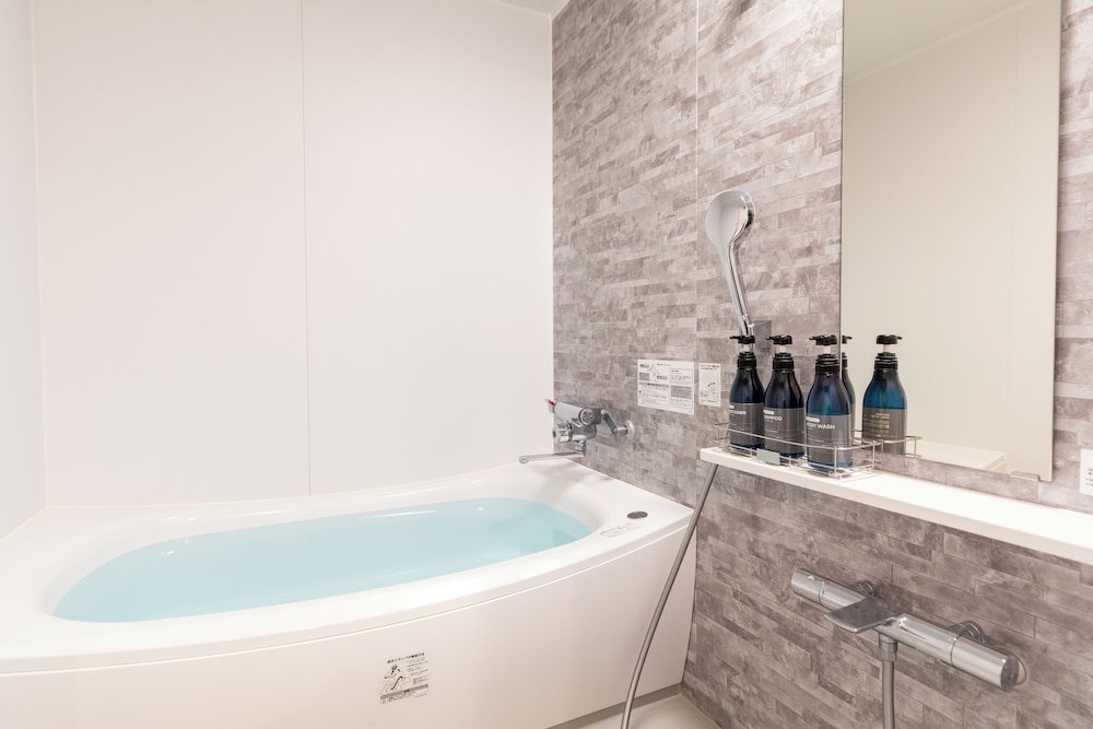 デラックスルーム 4人部屋 4F～5F 富士山ビュー 禁煙 バスルーム0 | ホテルレジーナ河口湖