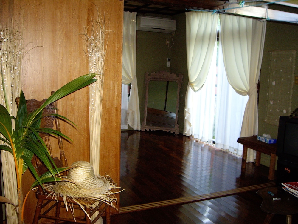 アジアン和室 禁煙 女性専用 リビング エリア0 | 女性専用癒やしの宿 みるく家 - 女性専用