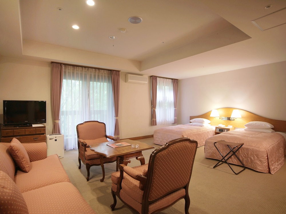 デラックス ツインルーム 禁煙 | 中禅寺金谷ホテル