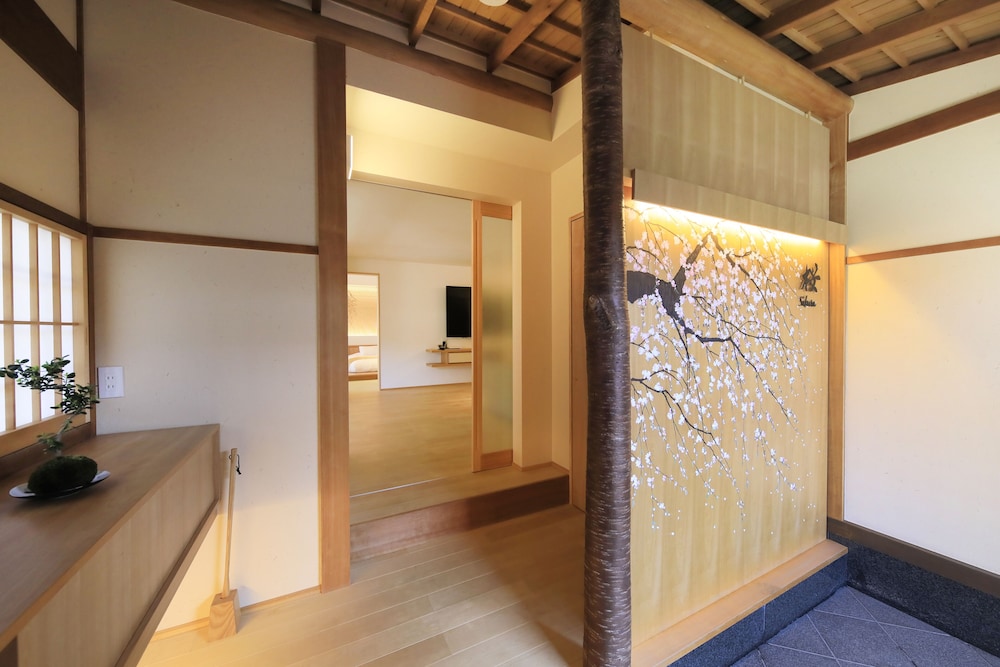 プレジデンシャル スイート 禁煙 (SAKURA) 客室12 | 河口湖 温泉寺 夢殿