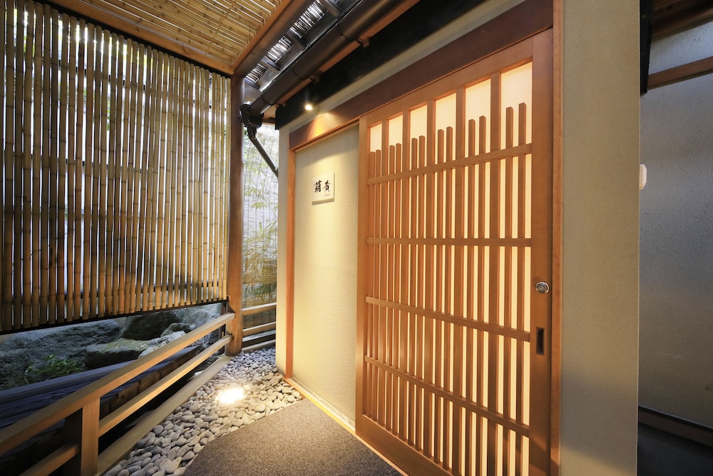 露天風呂付和室 デラックスダブル 禁煙 客室2 | 河口湖 温泉寺 夢殿