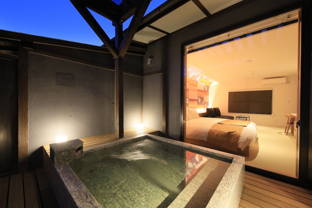露天風呂付和室 デラックスダブル 禁煙 客室12 | 河口湖 温泉寺 夢殿