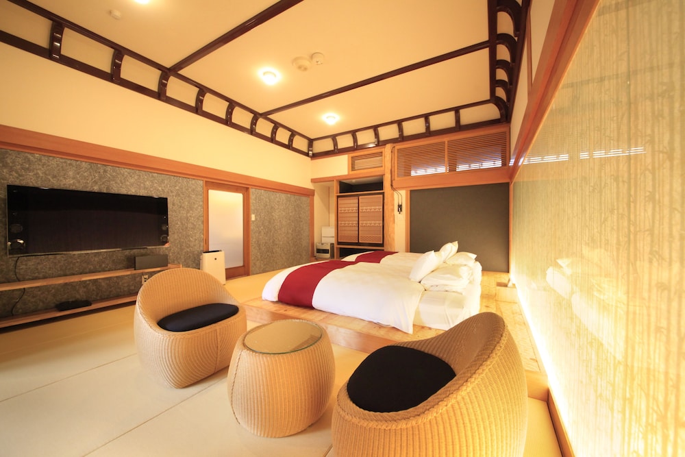 プレジデンシャル スイート 禁煙 (HIKARINOMA) 客室0 | 河口湖 温泉寺 夢殿