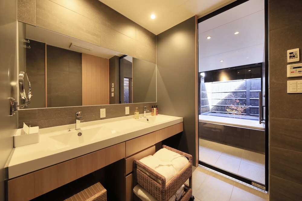 露天風呂付和室 デラックスツイン 禁煙 バスルーム2 | 河口湖 温泉寺 夢殿