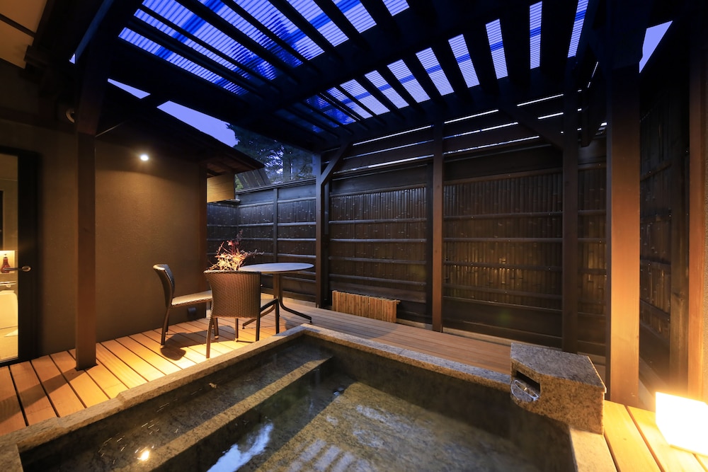 露天風呂付和室 デラックスツイン 禁煙 客室10 | 河口湖 温泉寺 夢殿