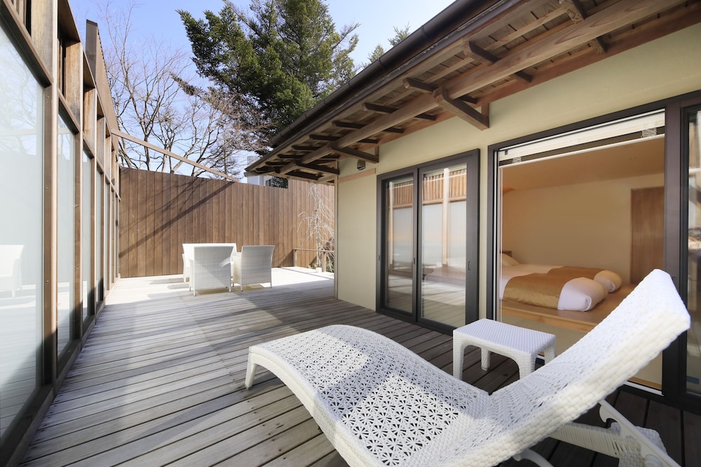 プレジデンシャル スイート 禁煙 (SAKURA) 客室8 | 河口湖 温泉寺 夢殿