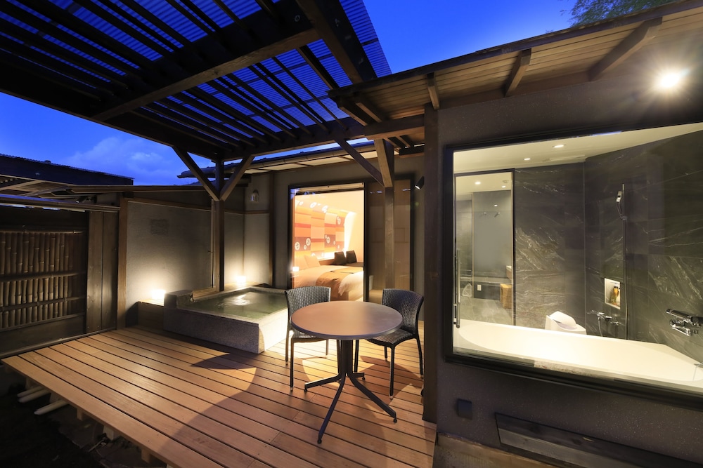 露天風呂付和室 デラックスダブル 禁煙 テラス / パティオ3 | 河口湖 温泉寺 夢殿