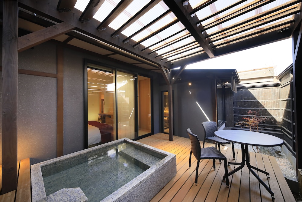 露天風呂付和室 デラックスツイン 禁煙 テラス / パティオ0 | 河口湖 温泉寺 夢殿