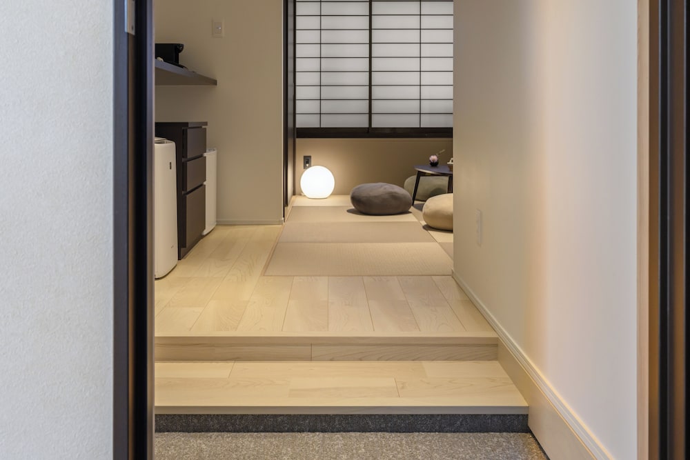 [東館] 和モダンスーペリア4人部屋(29平米)禁煙　眺望無し 客室1 | 宮島コーラルホテル