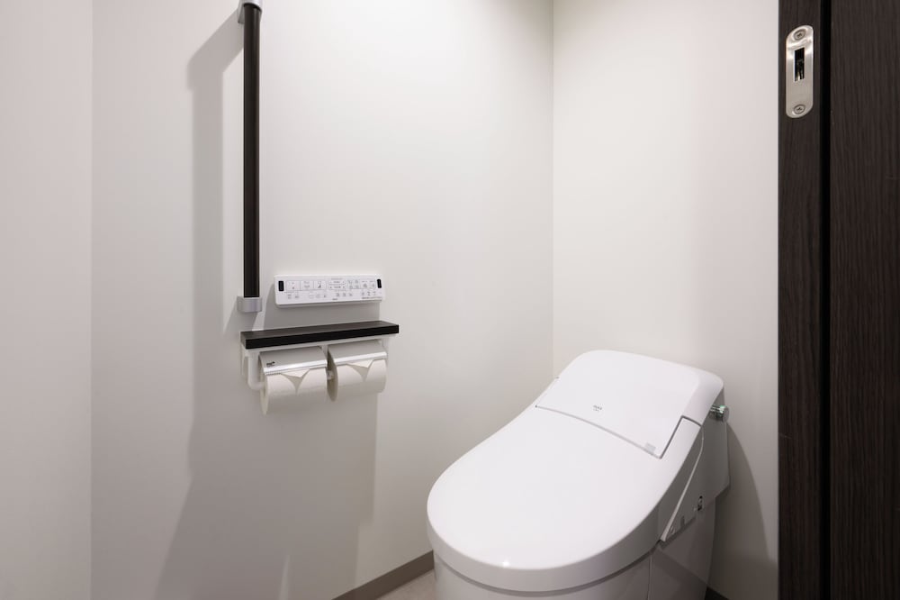 [東館] 和モダンスーペリア4人部屋(29平米)禁煙　眺望無し バスルーム3 | 宮島コーラルホテル