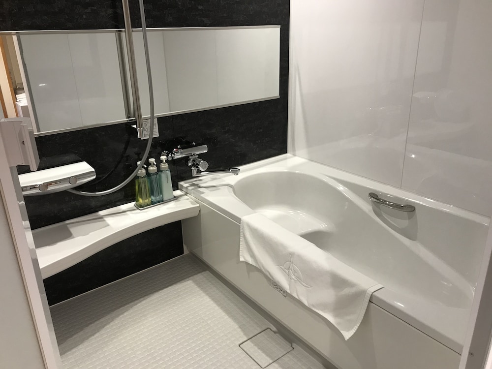 [東館] 和洋室　禁煙　オーシャンビュー(39平米) バスルーム0 | 宮島コーラルホテル