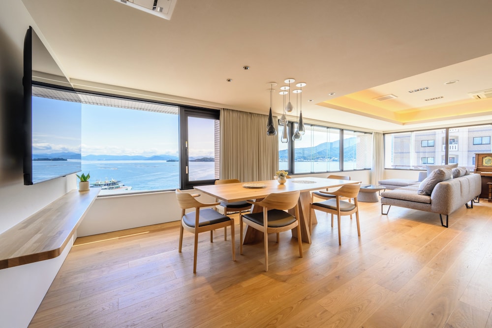 [東館]オーシャンビュースイート禁煙 客室2 | 宮島コーラルホテル