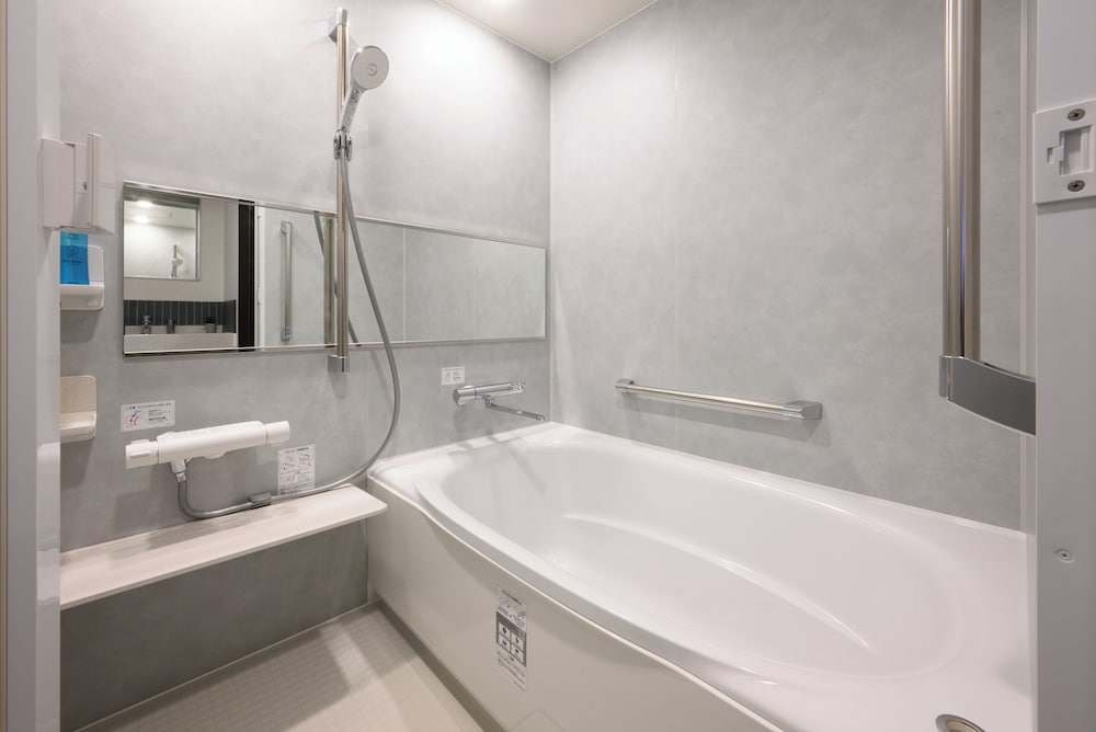 [東館] 和モダンスーペリア4人部屋(29平米)禁煙　眺望無し バスルーム0 | 宮島コーラルホテル