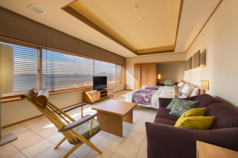 Premium Twin, Open-air Bath リビング エリア0 | ホテル明山荘