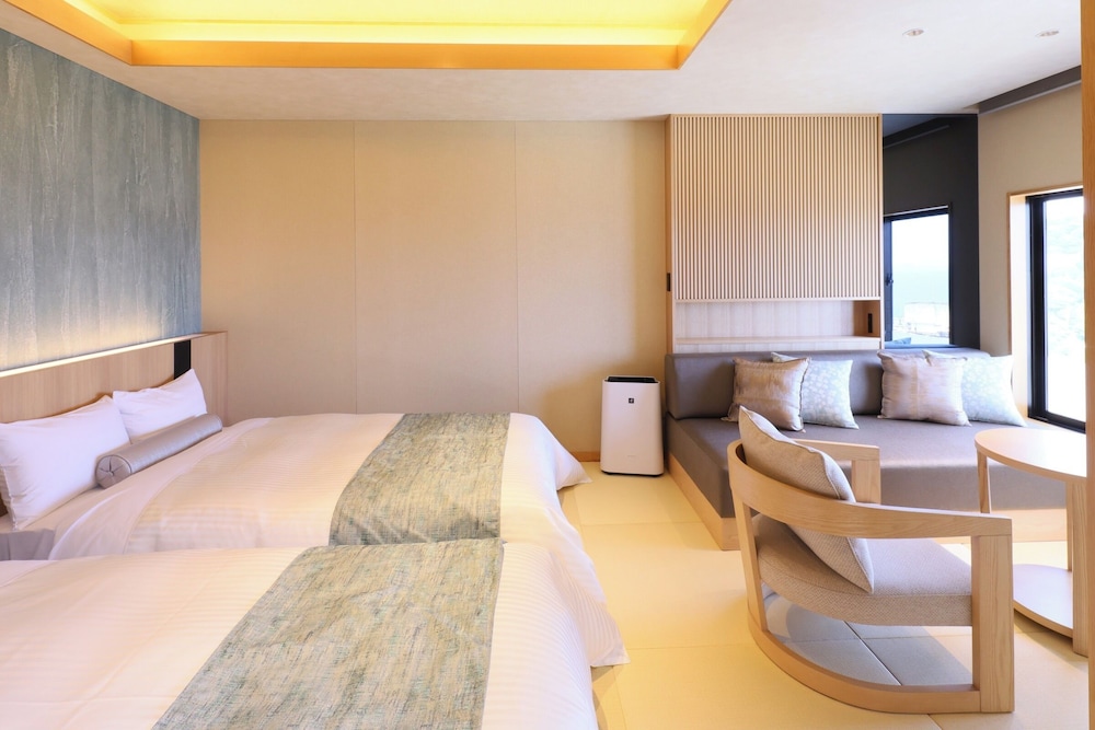 View Comfort Twin, Ocean View, East Wing 客室1 | ホテル明山荘