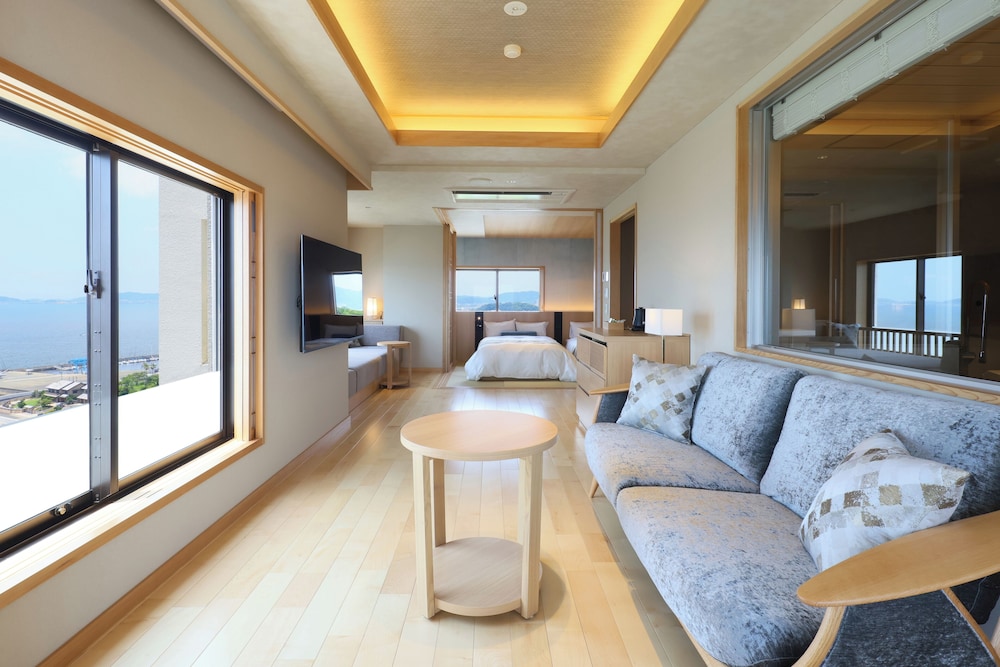 Universal View Suite, Ocean View, East Wing | ホテル明山荘