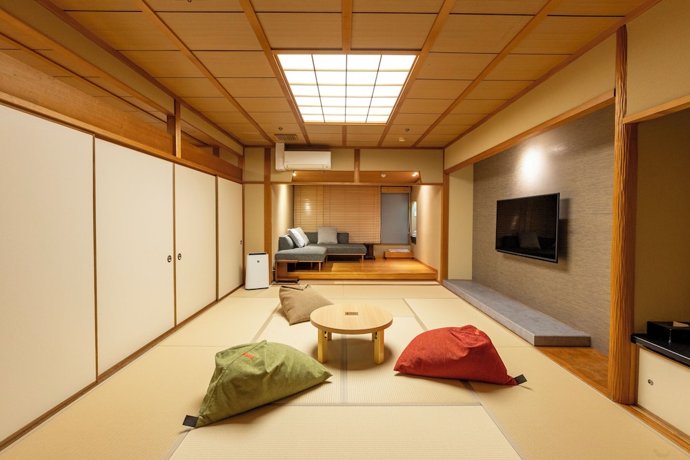 Japanese Style Room with Outdoor Hot Tub 客室1 | ホテル明山荘