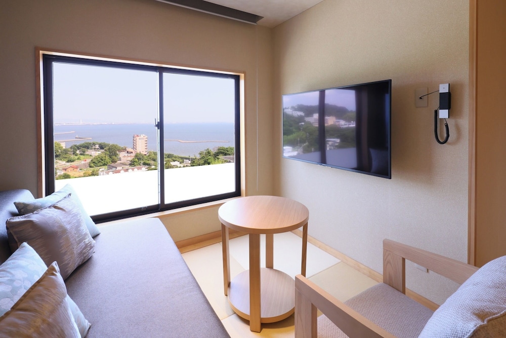 View Comfort Twin, Ocean View, East Wing リビング エリア0 | ホテル明山荘