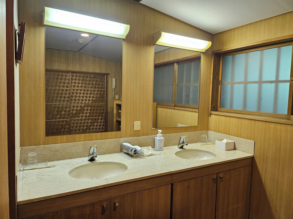 新館和室デラックスルーム 禁煙 客室8 | 三養荘