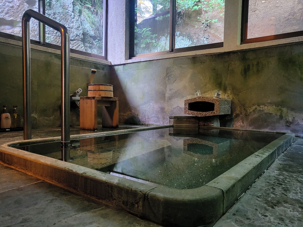 本館和室スイートルーム 禁煙 バスルーム0 | 三養荘