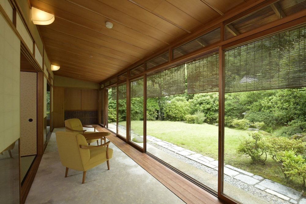 新館和室デラックスルーム 禁煙 客室6 | 三養荘