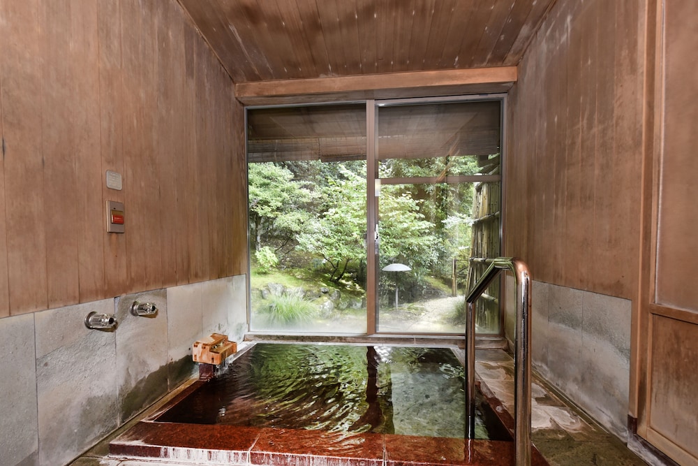 新館和洋室スタンダートルーム 禁煙 バスルーム0 | 三養荘