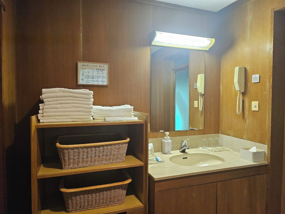 新館和洋室スタンダートルーム 禁煙 客室8 | 三養荘