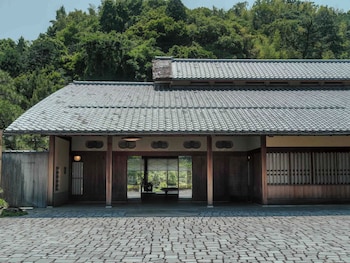 三養荘