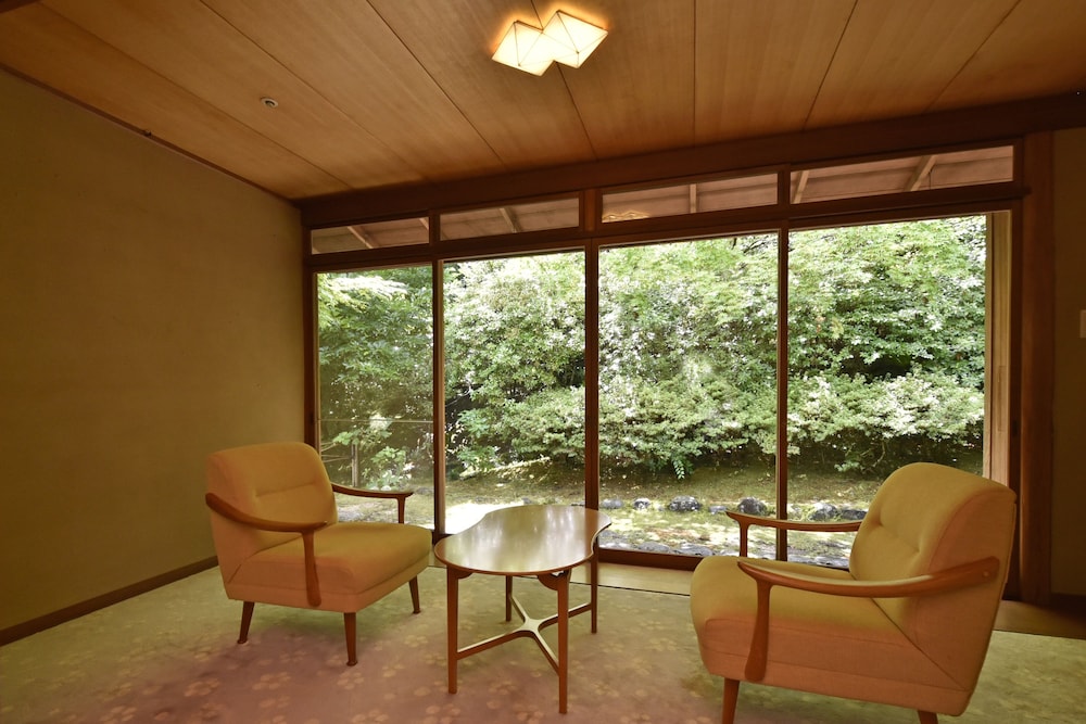 新館和洋室スタンダートルーム 禁煙 バルコニーからの眺望0 | 三養荘