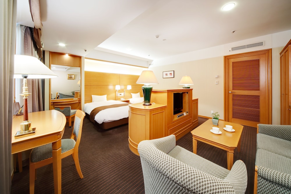 デラックスツインルーム 喫煙可 (添い寝分お子様のお食事代は追加料金現地精算となります) | 名鉄グランドホテル