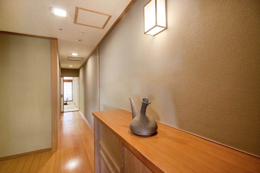 和室 庭園側 禁煙 [10畳~] 客室2 | 道後温泉 ふなや