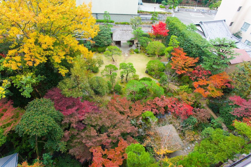 和室12畳+5畳 禁煙 部屋からの景観0 | 道後温泉 ふなや