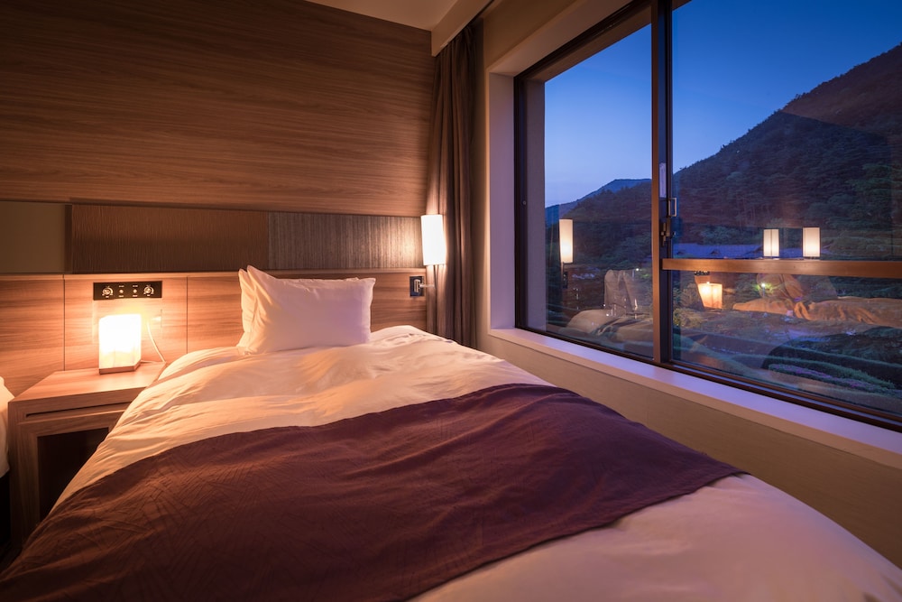 ツインルーム A 禁煙 客室1 | 花巻温泉 ホテル紅葉館