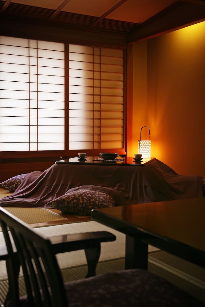 和室 スーペリア 2人部屋 客室1 | 葉山館