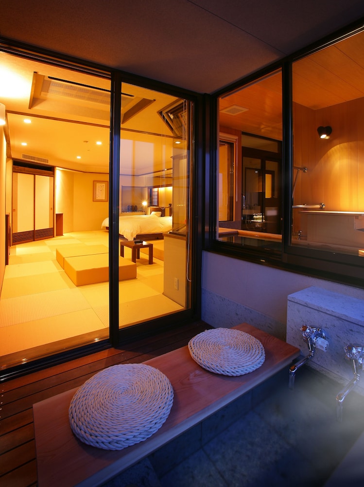 パノラミック ツインルーム 禁煙 マウンテンビュー テラス / パティオ0 | 葉山館