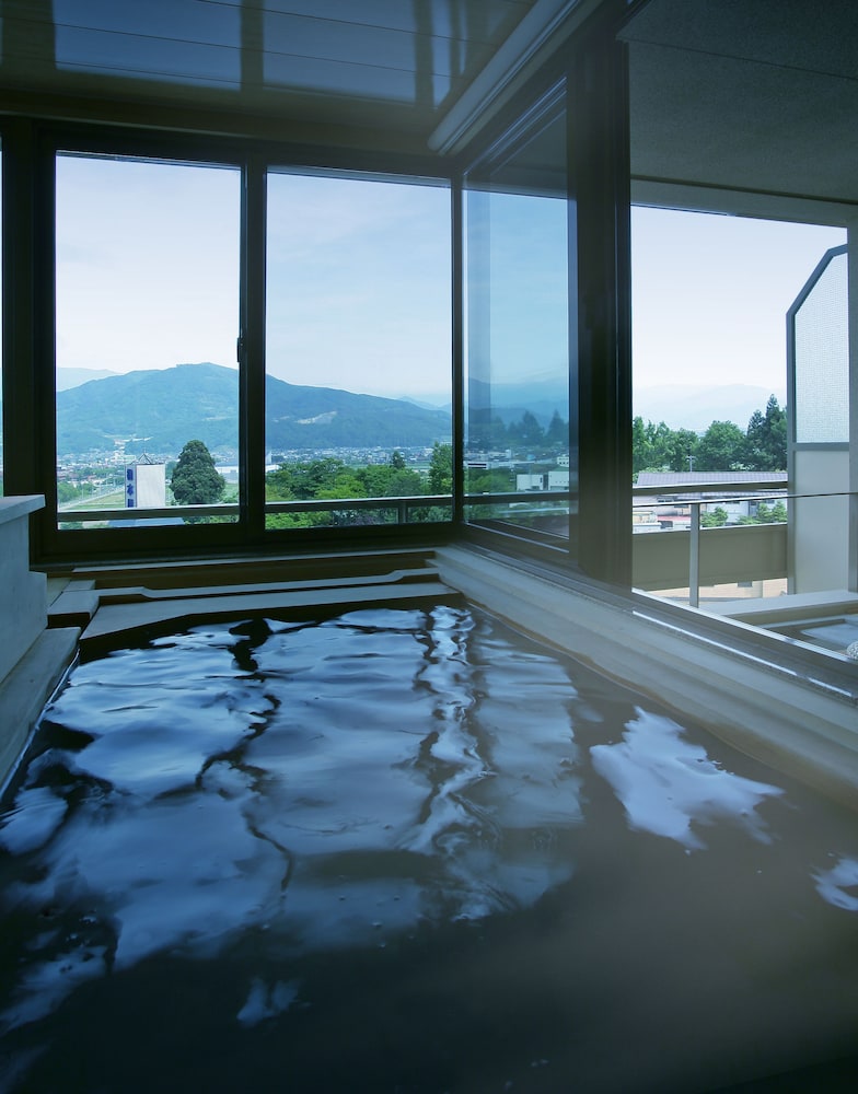 パノラミック ツインルーム 禁煙 マウンテンビュー 深めの浴槽0 | 葉山館