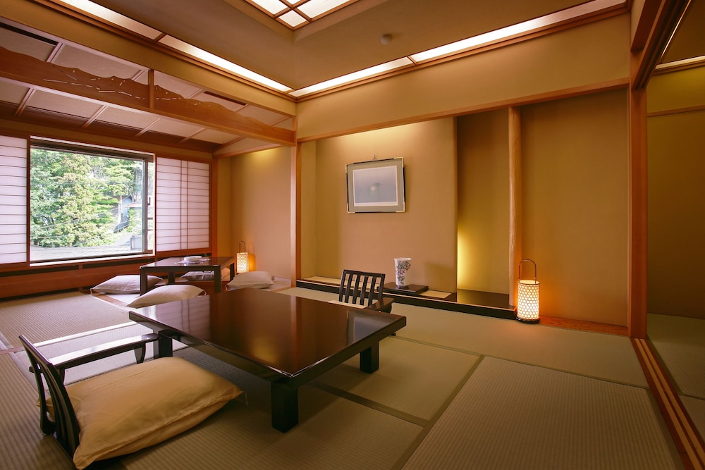 和室 スーペリア 2人部屋 客室2 | 葉山館