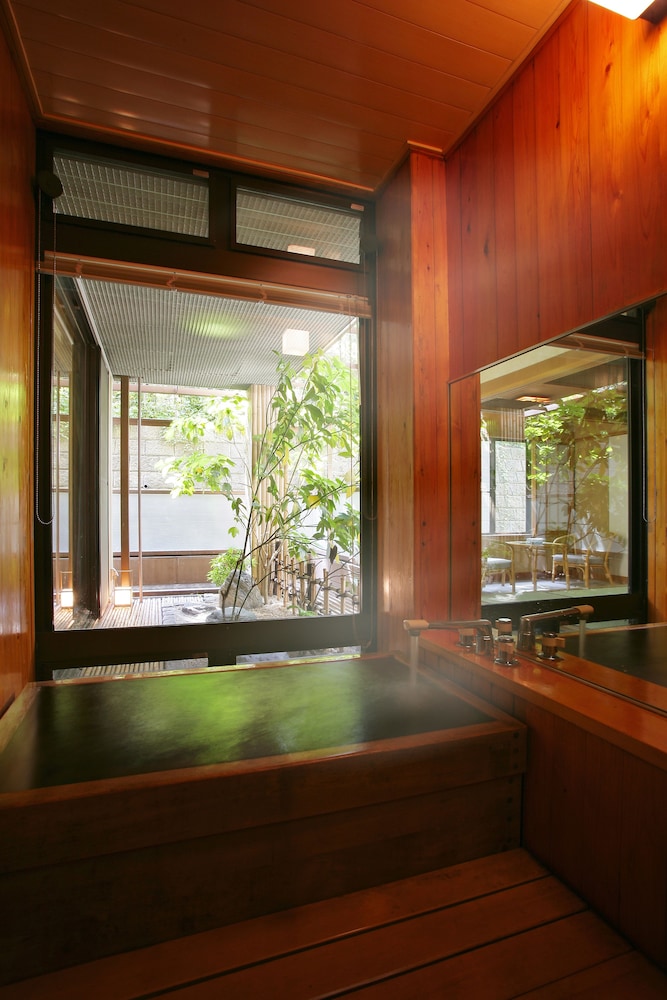 和室 スタンダード 2人部屋 深めの浴槽0 | 葉山館