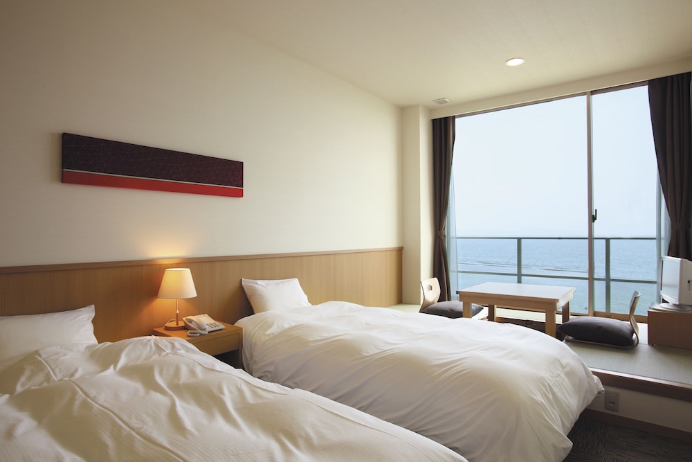 オーシャンビュー 畳 ツイン ルーム 禁煙 (24.5 平米) | ベイサイドスクエア皆生ホテル