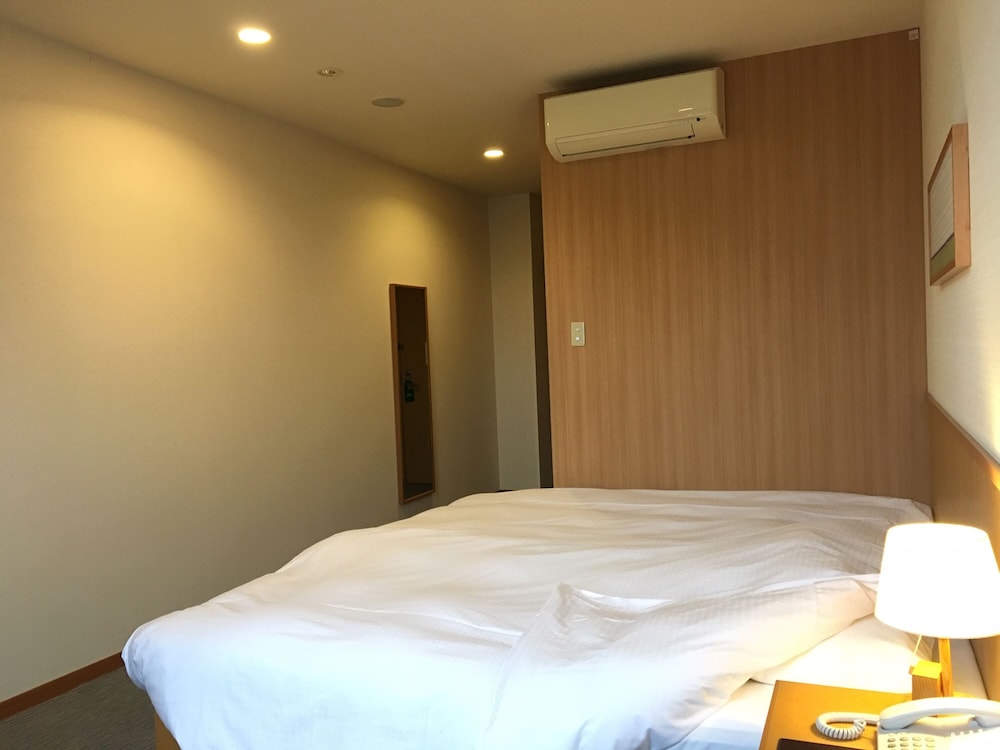 スタンダード ルーム キングベッド 1 台 禁煙[パークサイド] (24 平米) 客室3 | ベイサイドスクエア皆生ホテル