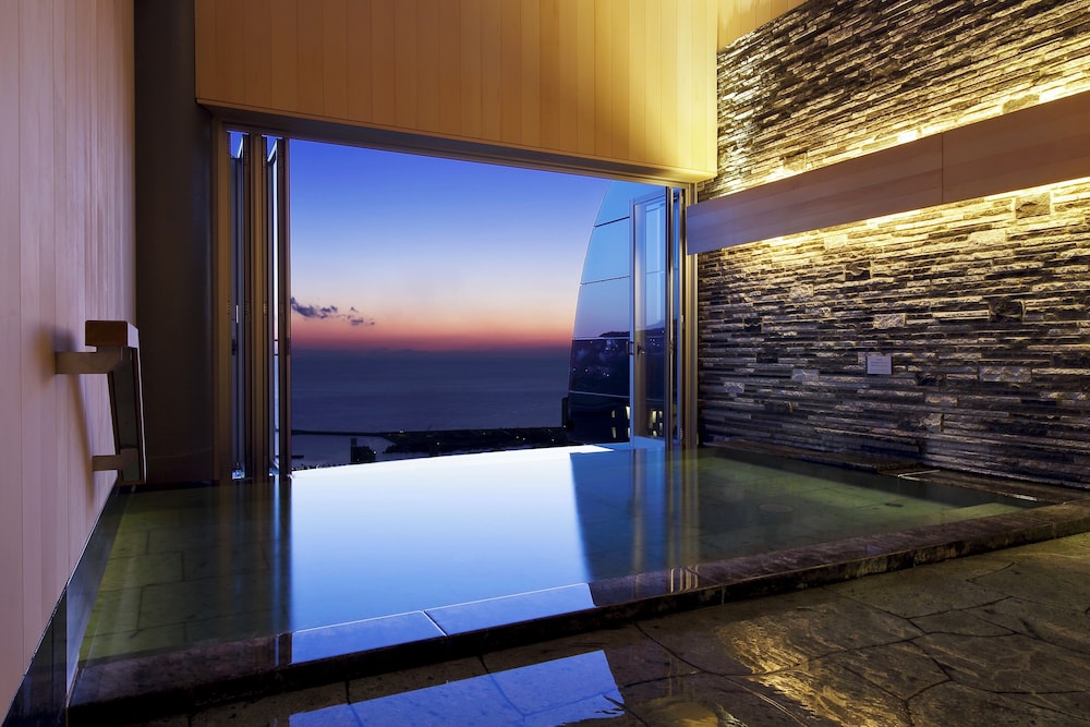 デラックス 客室2 | 星野リゾート リゾナーレ熱海