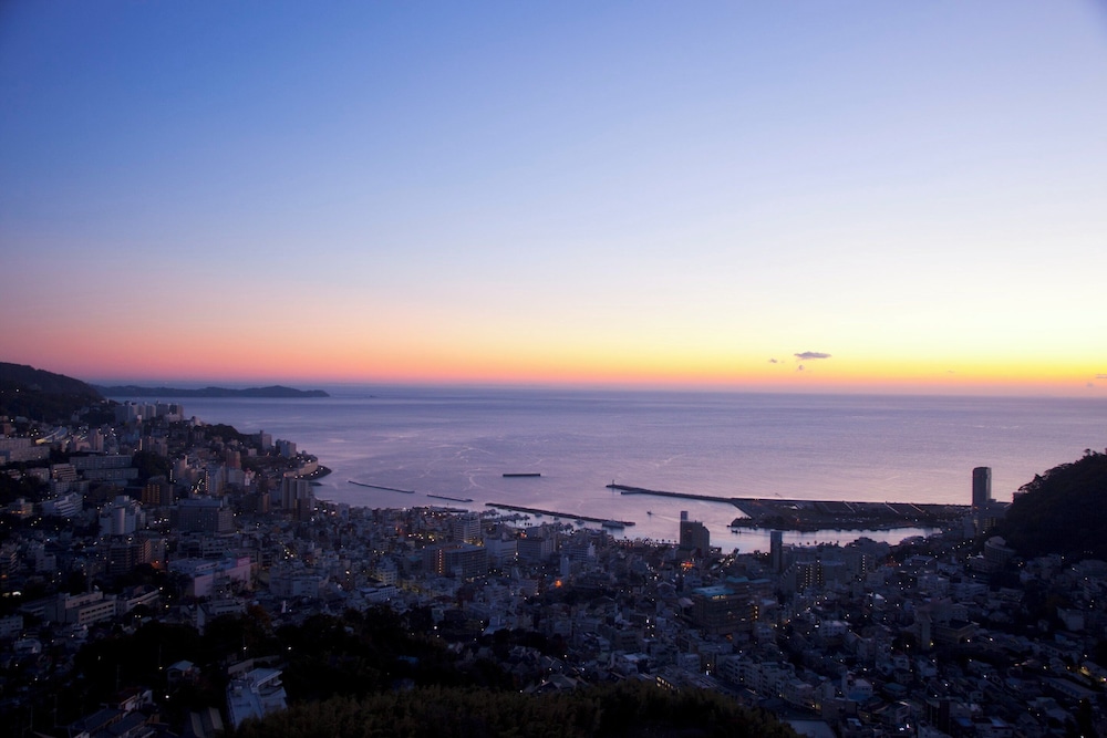 デラックス ビーチ / オーシャン ビュー0 | 星野リゾート リゾナーレ熱海